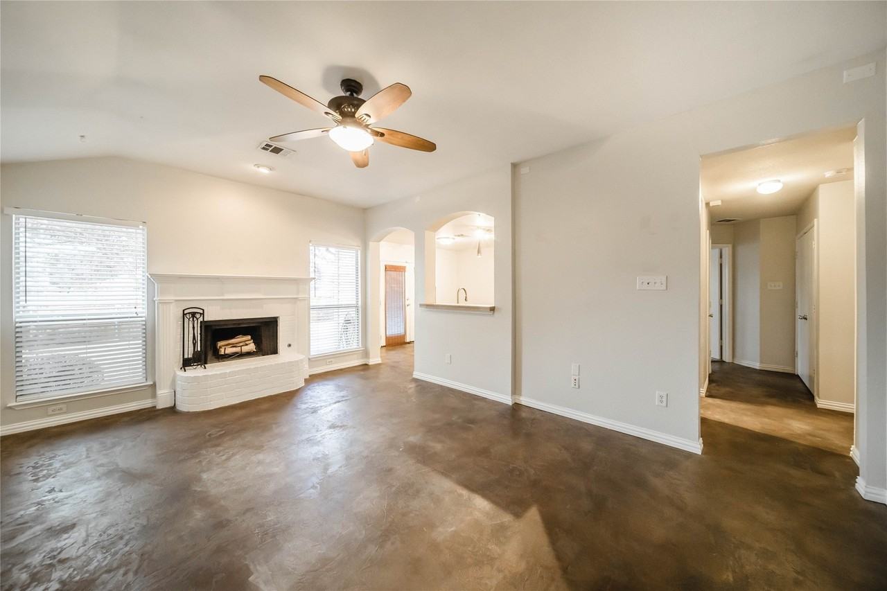 2211 Lilac Cir - Photo 4 of 26