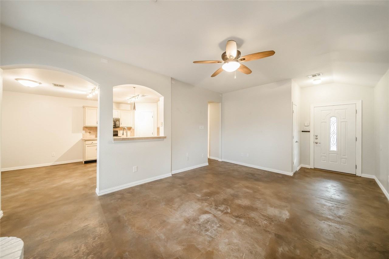 2211 Lilac Cir - Photo 5 of 26