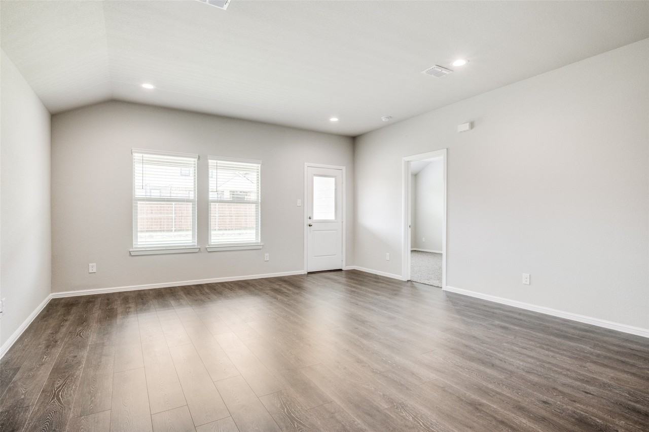 1408 Tierra Blanca Dr - Photo 2 of 12