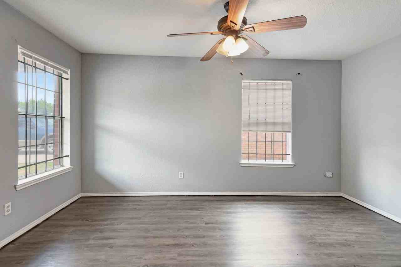 1418 E Mulkey St - Photo 5 of 21