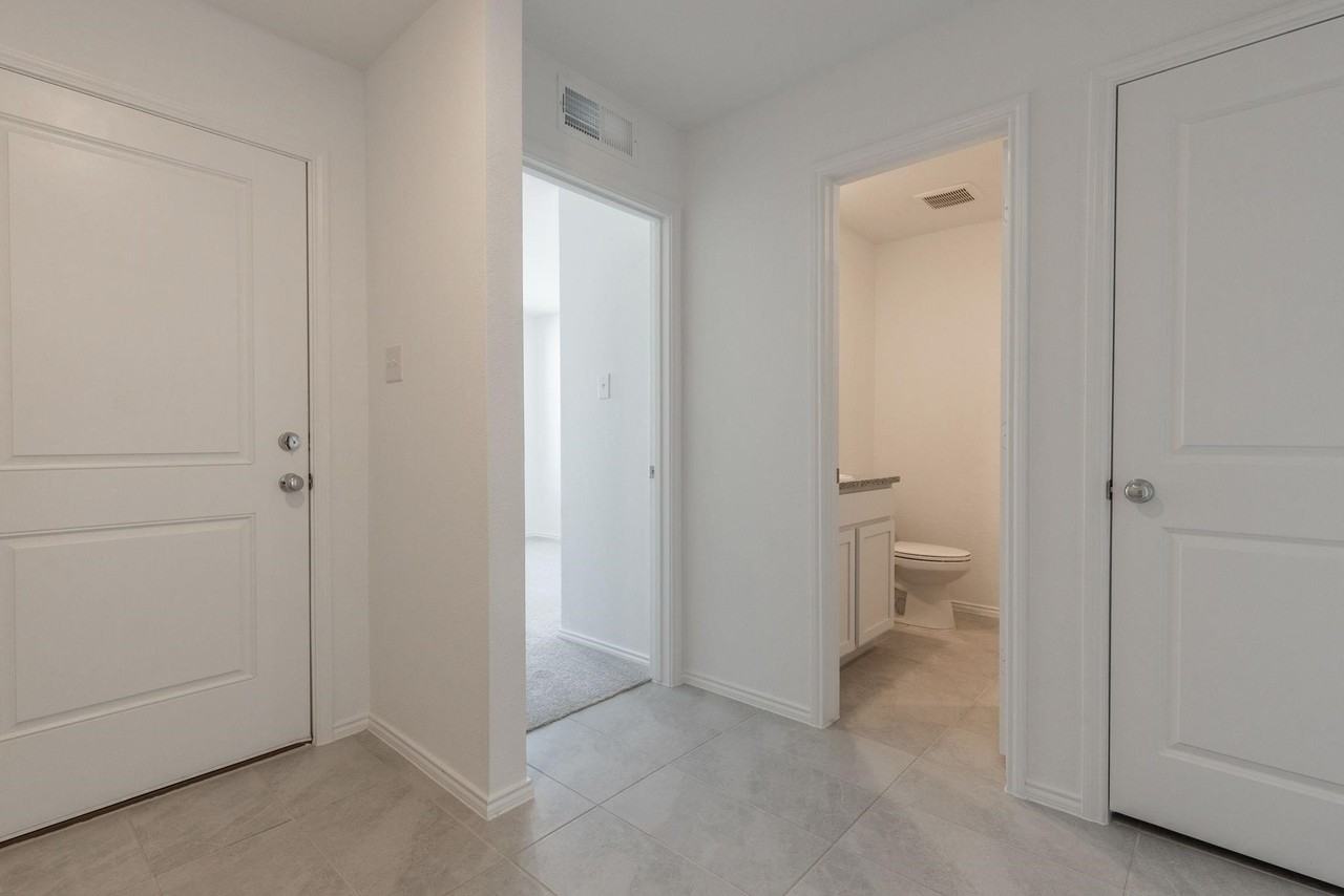 1516 Vattier - Photo 4 of 28