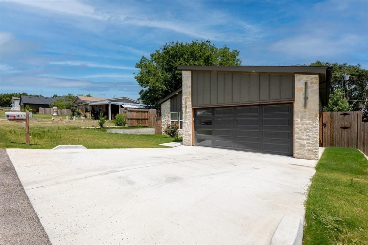 3015 Brazos River Dr - Photo 3 of 21