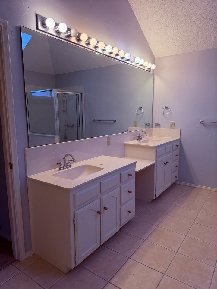 1712 Colonial Ct - Photo 6 of 9