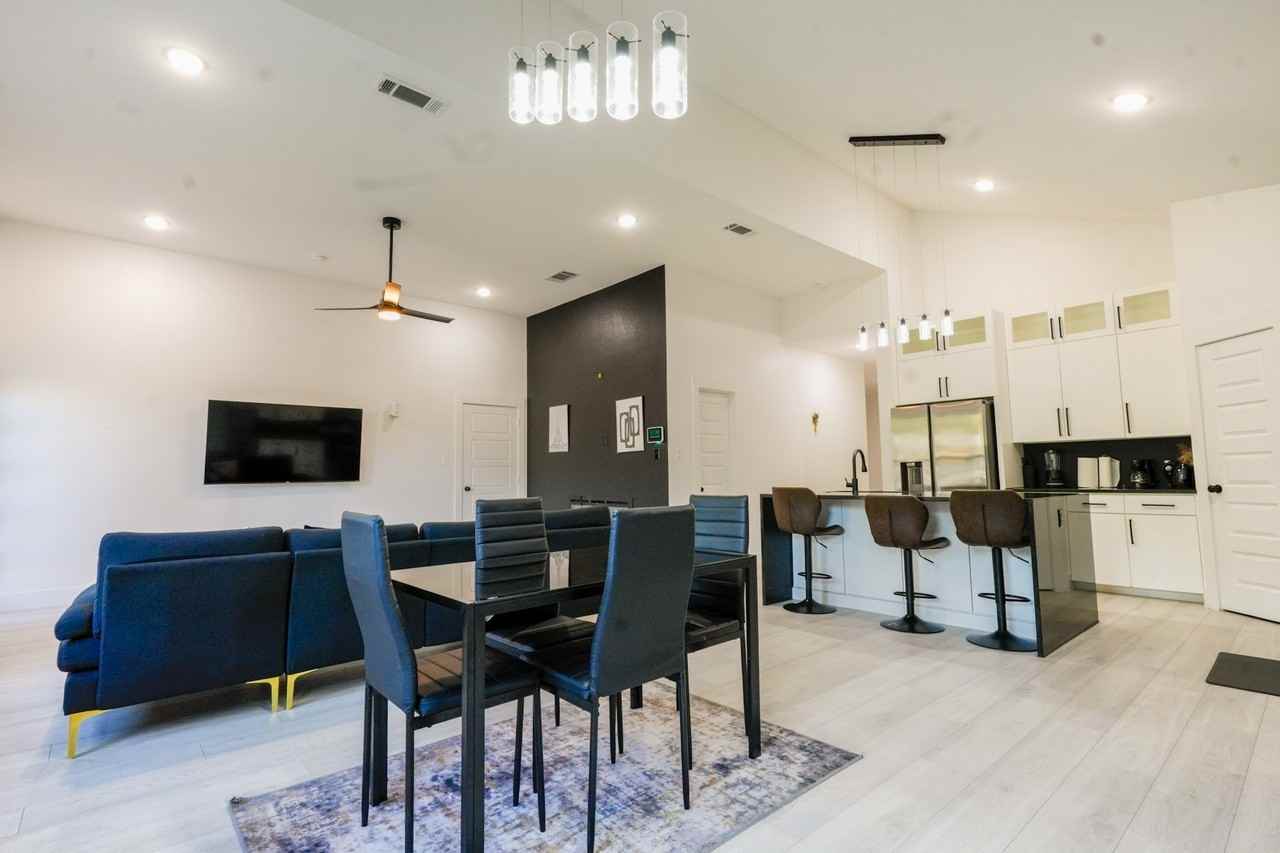 4523 Solar Ln - Photo 5 of 26