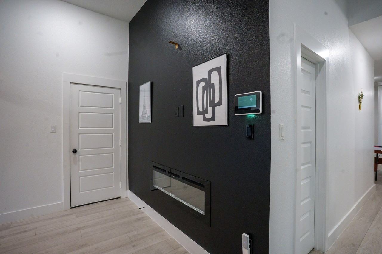4523 Solar Ln - Photo 6 of 26