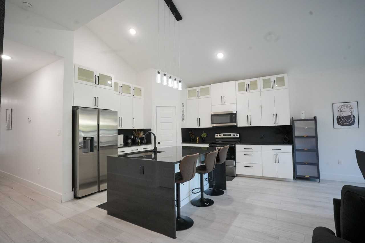 4523 Solar Ln - Photo 7 of 26