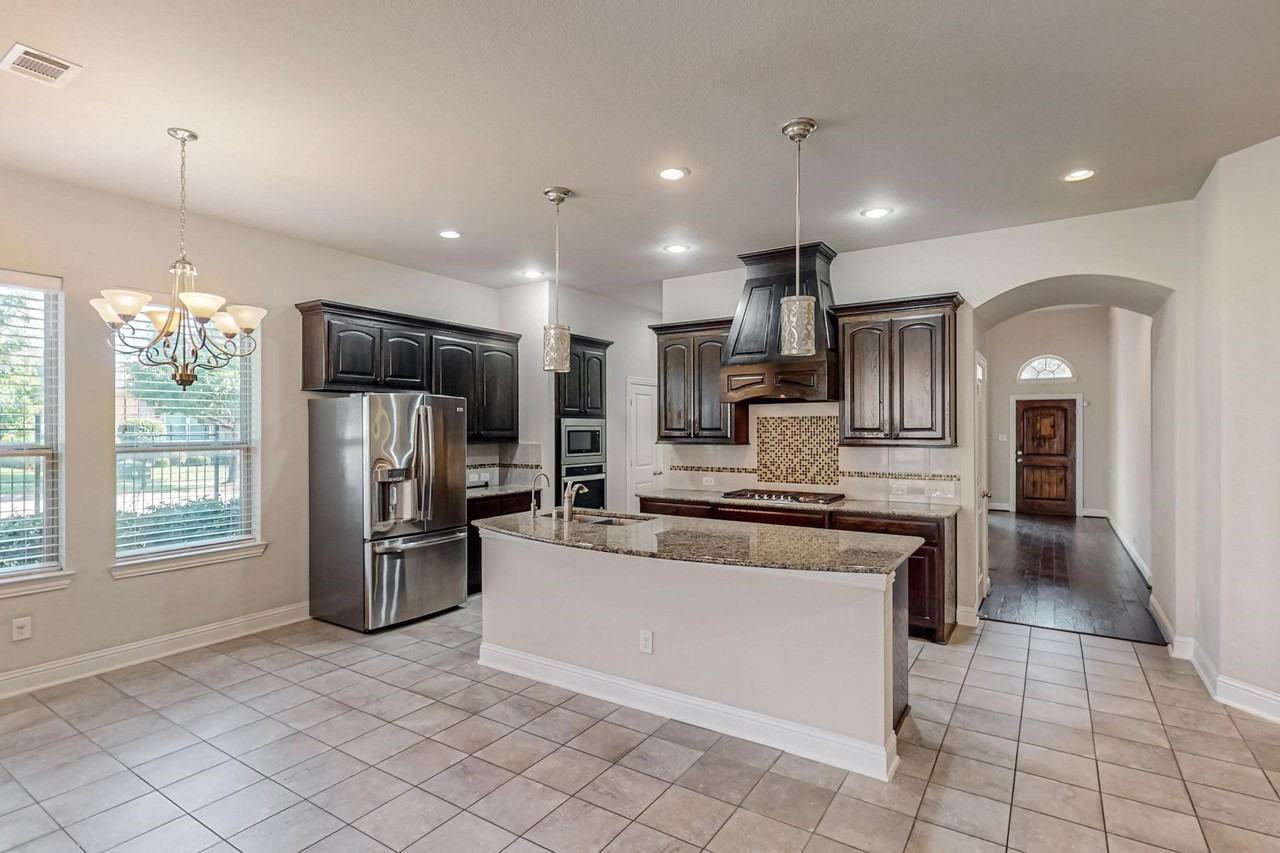 6723 Capistrano St - Photo 6 of 34