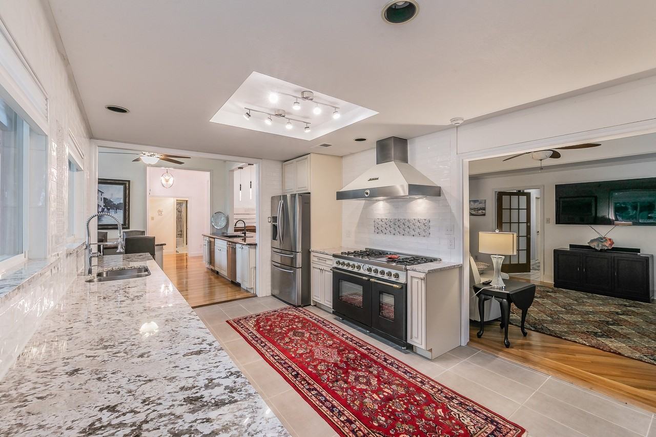 4105 Lexington Pkwy - Photo 4 of 18