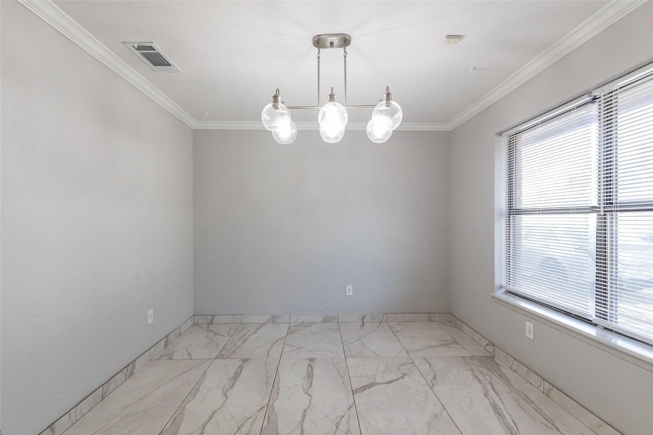46 Augusta Dr - Photo 4 of 40