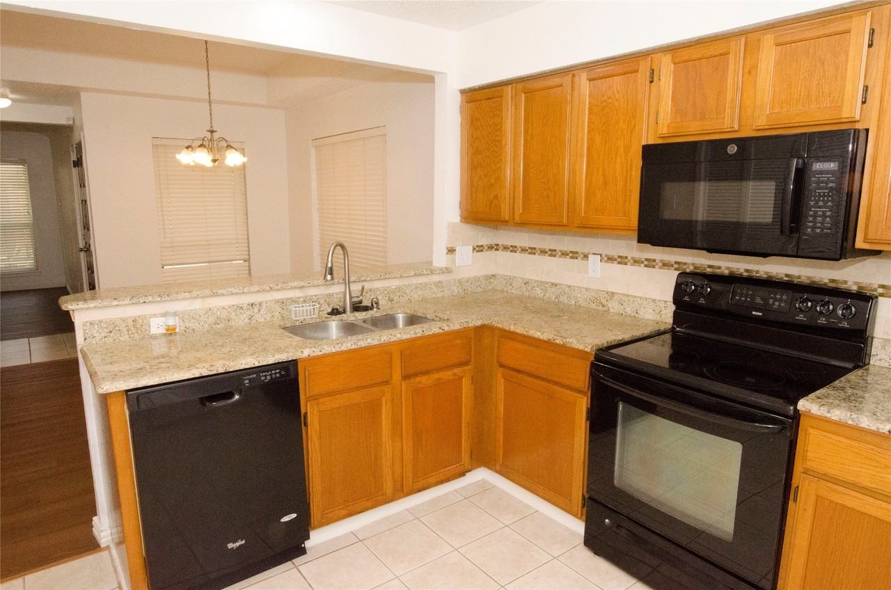 1801 W Spring Creek Pkwy #D2 - Photo 7 of 29