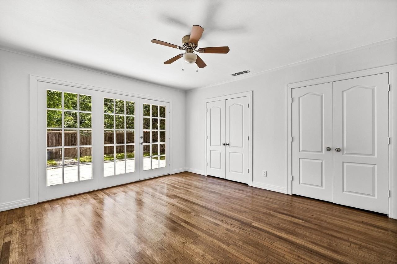 2833 Dyer St - Photo 6 of 12