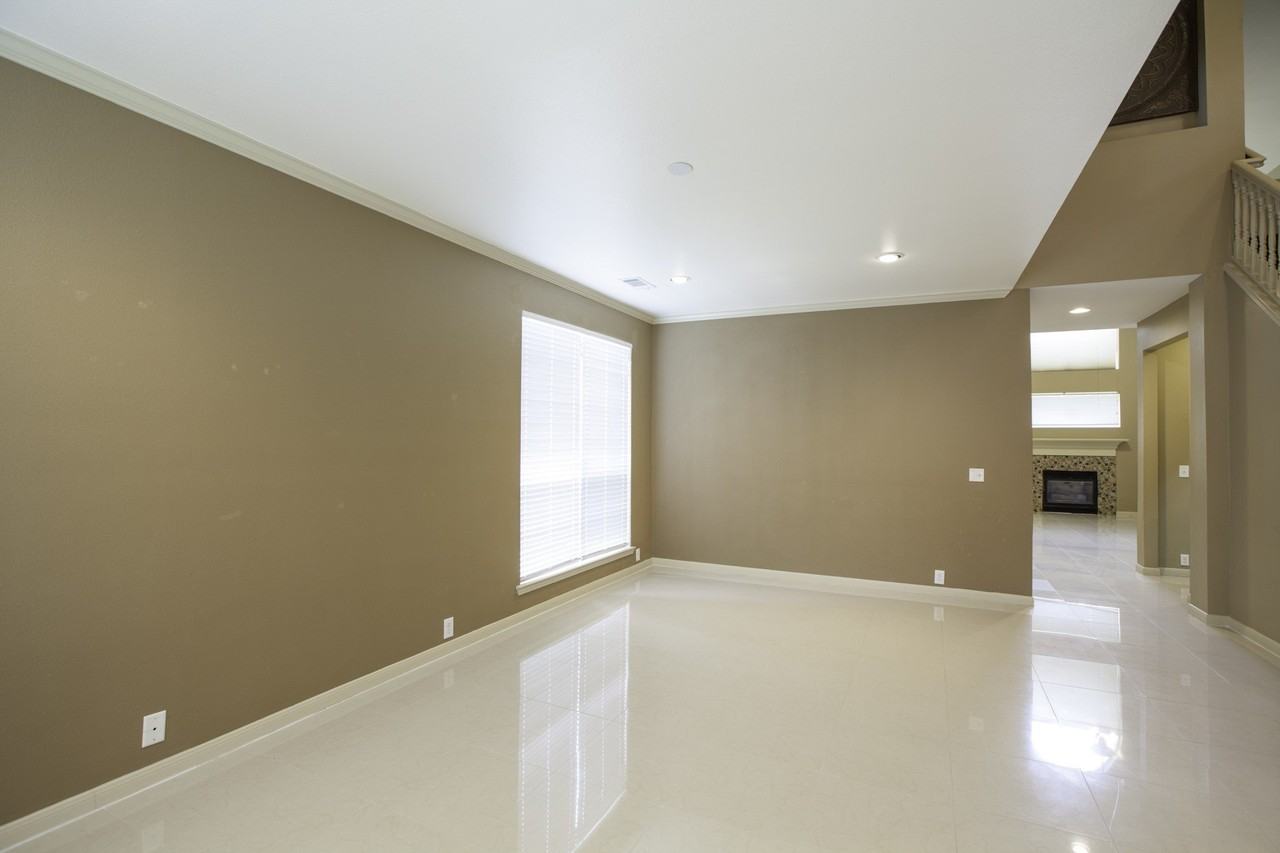 11544 Blackhawk Dr - Photo 4 of 40