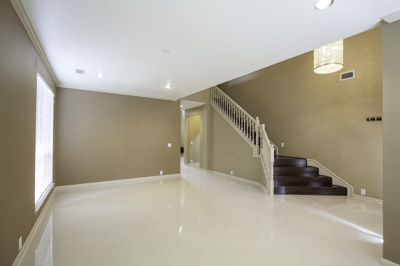 11544 Blackhawk Dr - Photo 5 of 40