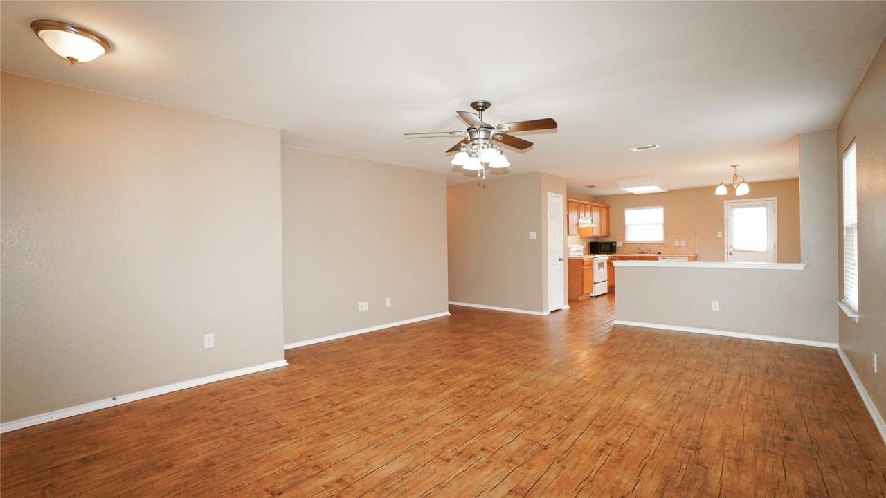 309 Stanford - Photo 6 of 25