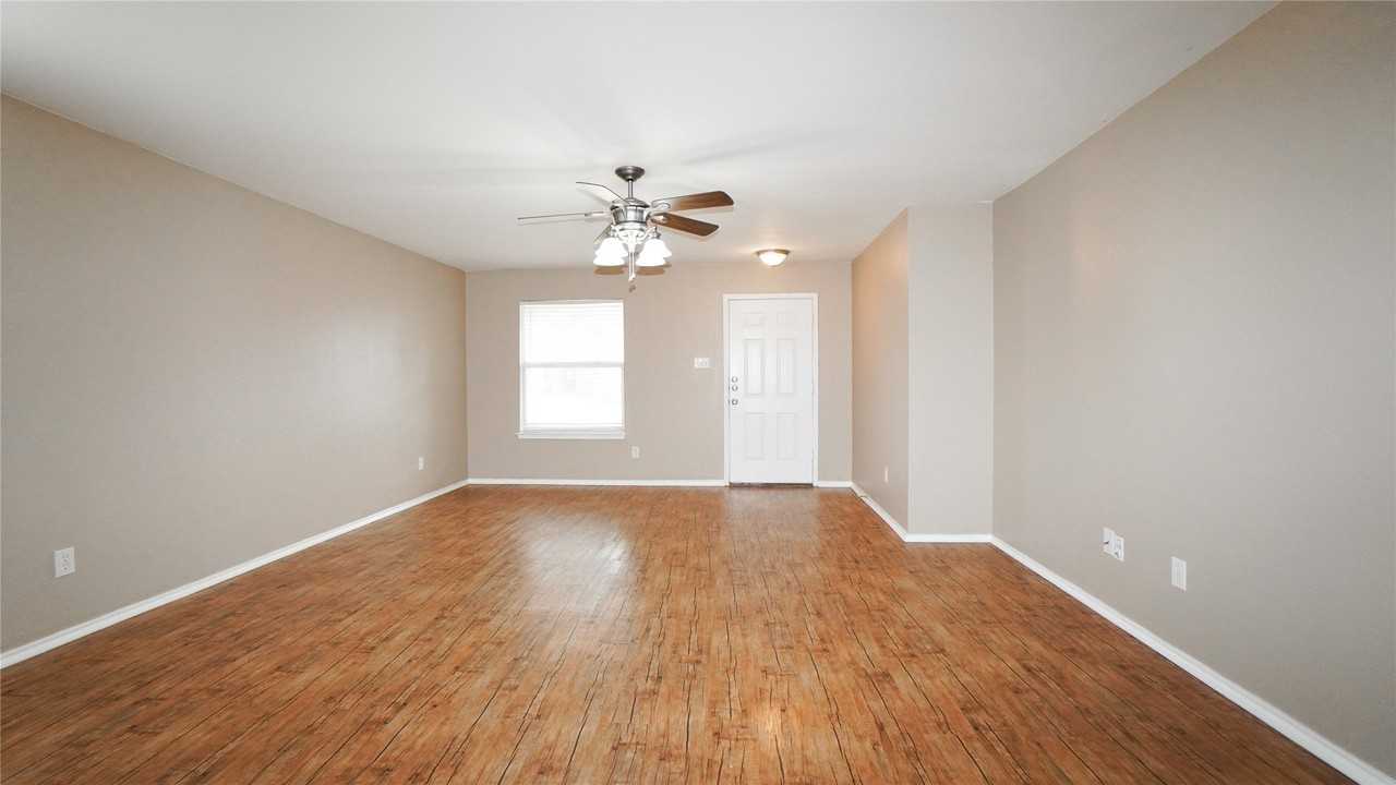 309 Stanford - Photo 7 of 25