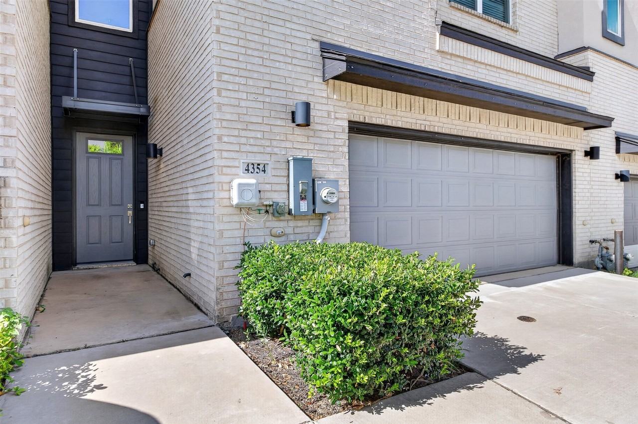 4354 Hebron St - Photo 4 of 40