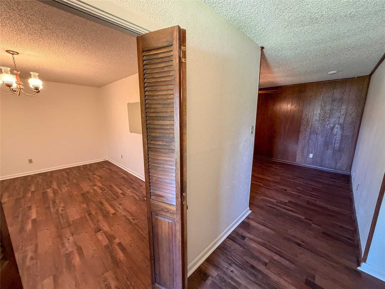 907 Seymore Cir - Photo 5 of 23