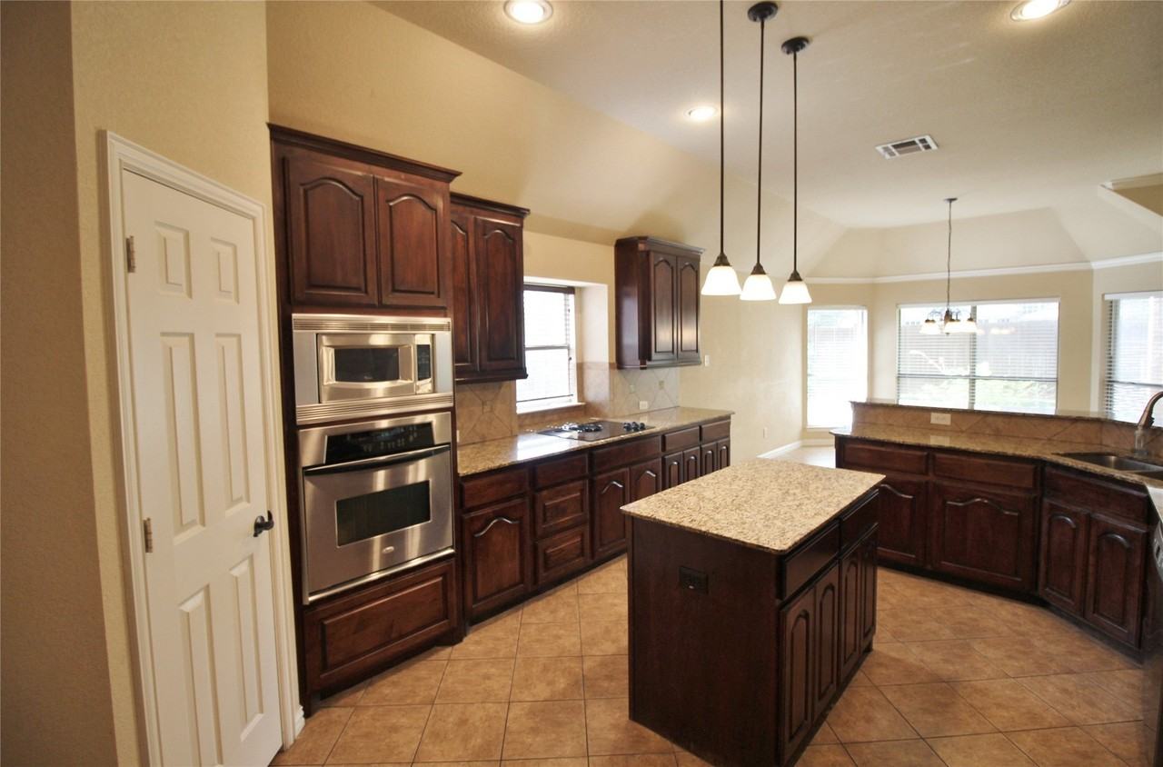 2610 Tall Meadows Dr - Photo 5 of 29