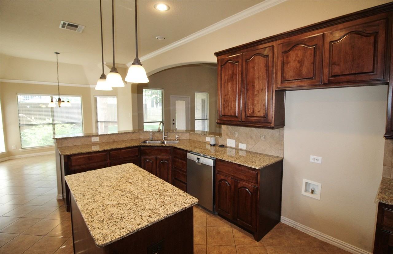 2610 Tall Meadows Dr - Photo 6 of 29