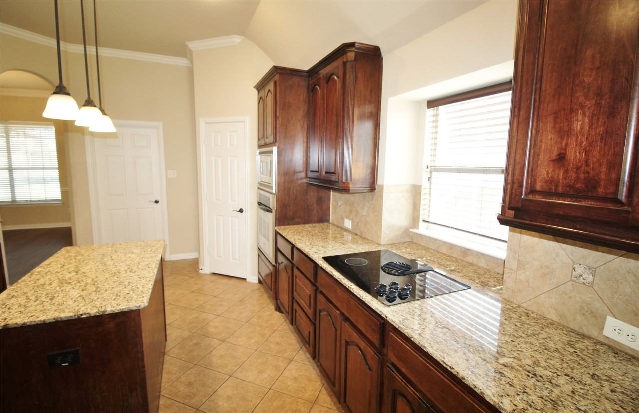 2610 Tall Meadows Dr - Photo 7 of 29