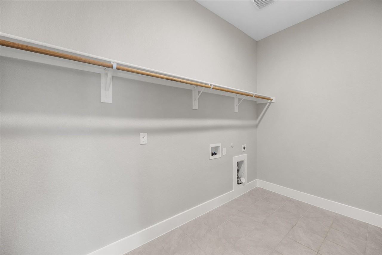 2341 Cobbler St - Photo 7 of 27