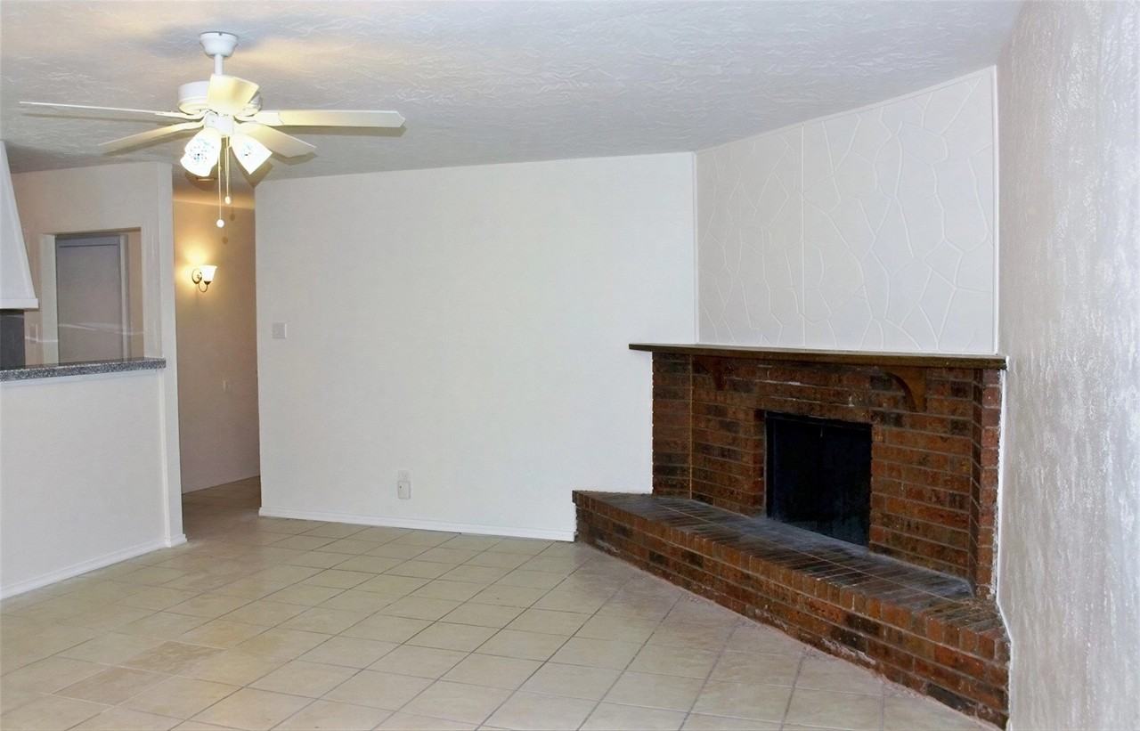 1533 Santa Fe Trl - Photo 3 of 14
