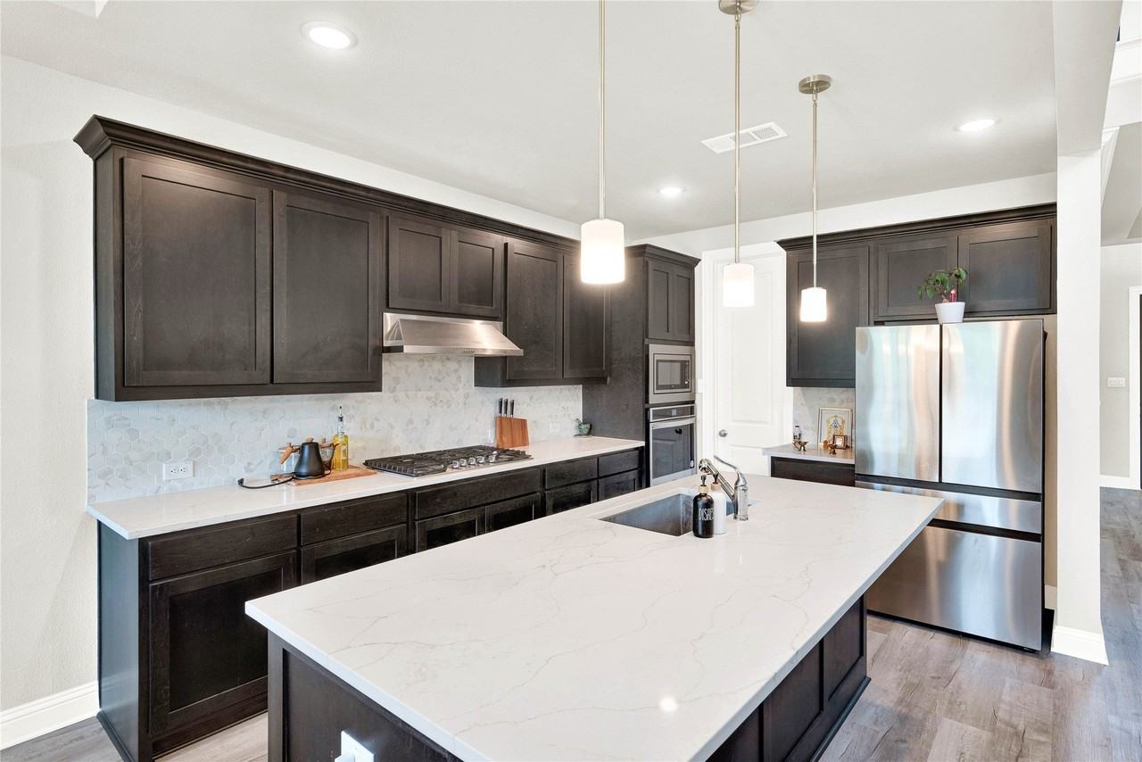 4704 Hammerstein Blvd - Photo 4 of 32