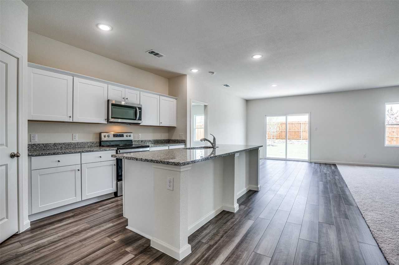 786 Wilshire Dr - Photo 4 of 23