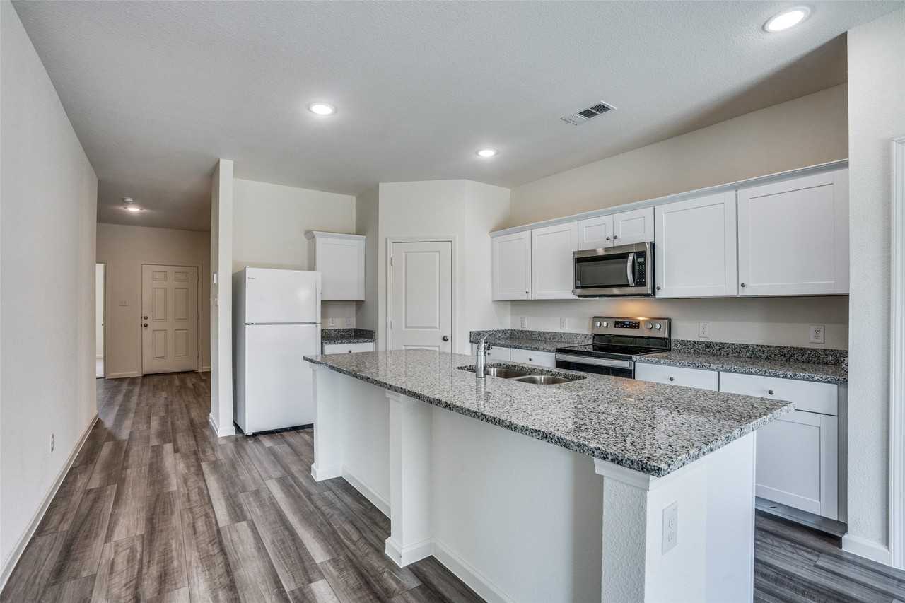 786 Wilshire Dr - Photo 5 of 23