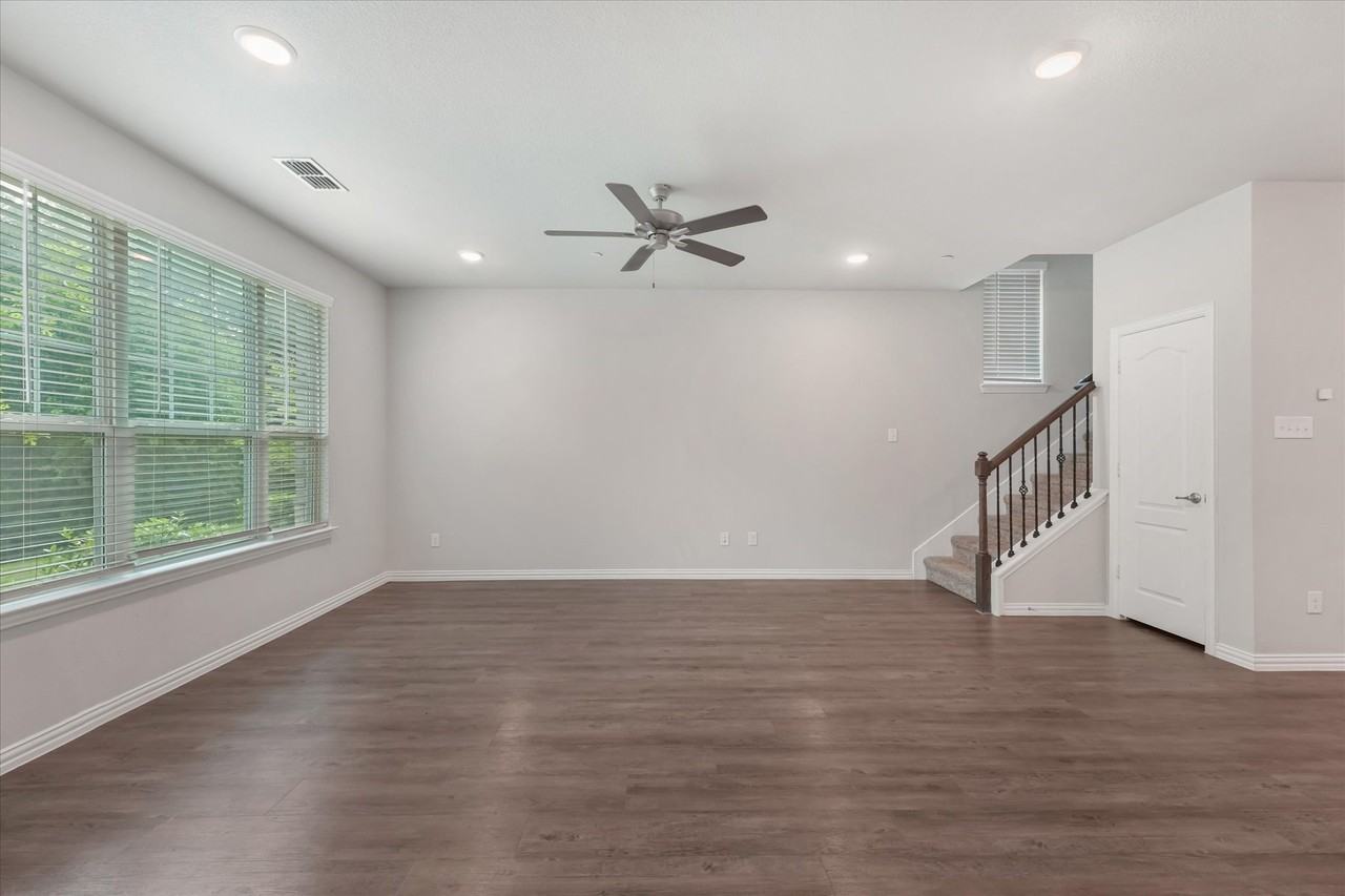 1274 Alamo Dr - Photo 4 of 21