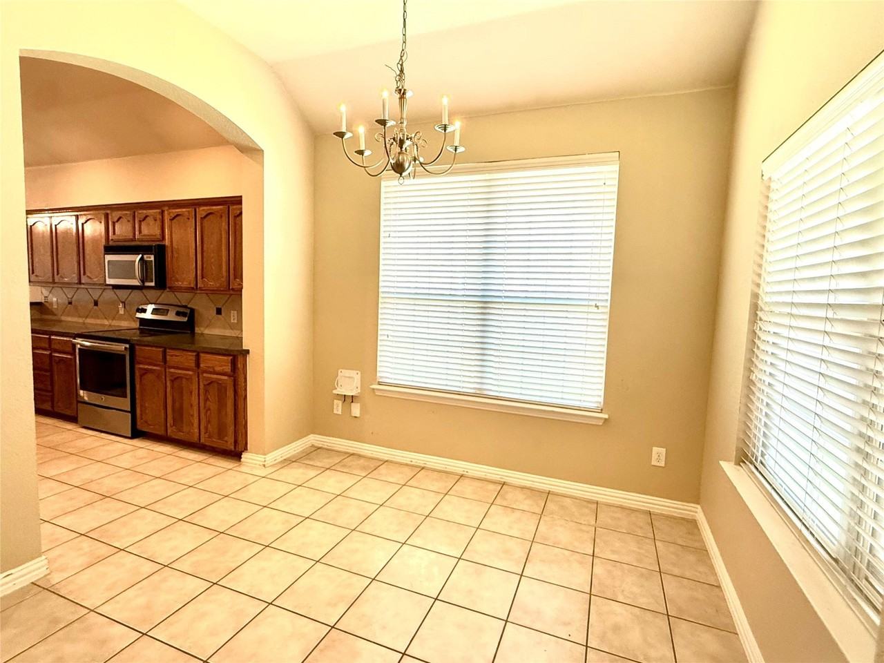 10008 Coolidge Dr - Photo 7 of 23