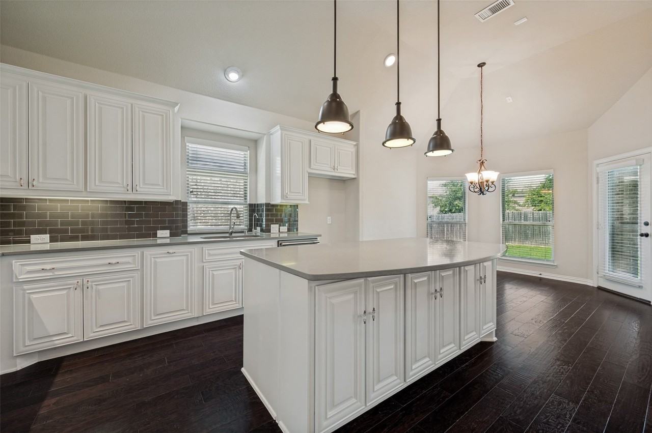 11804 Beckton St - Photo 2 of 39