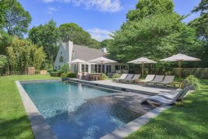 featured image of 6 Glenwood Ln