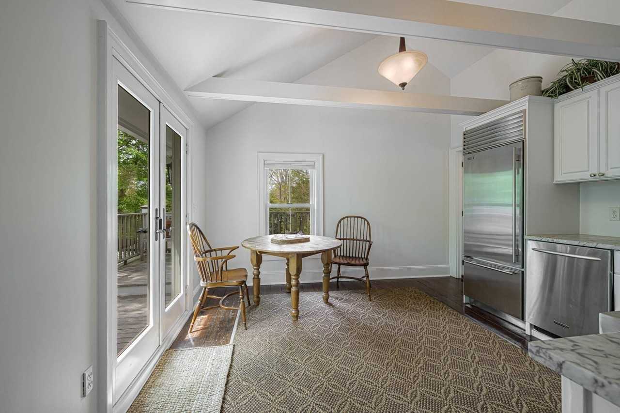 364B Main St - Photo 6 of 17