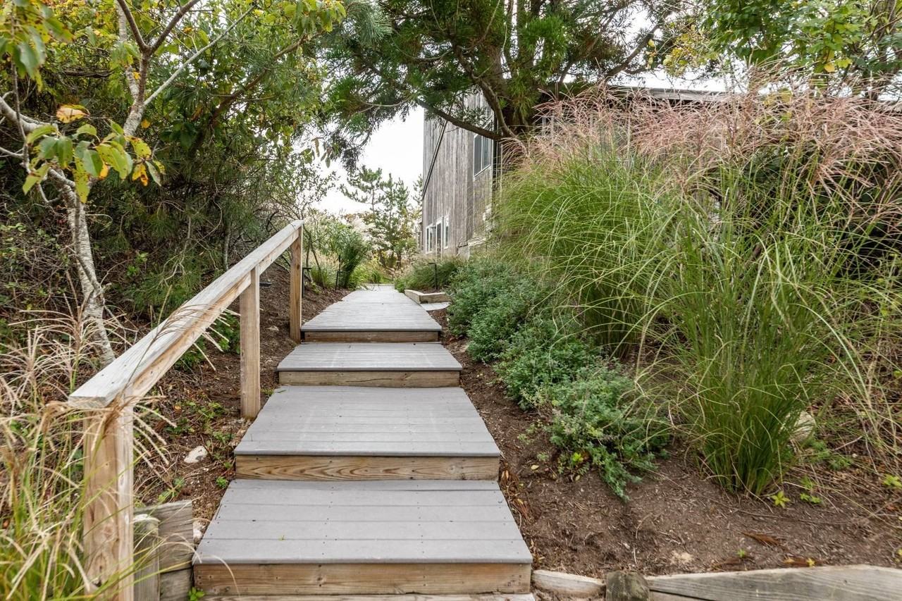 16 Dune Ln - Photo 3 of 19