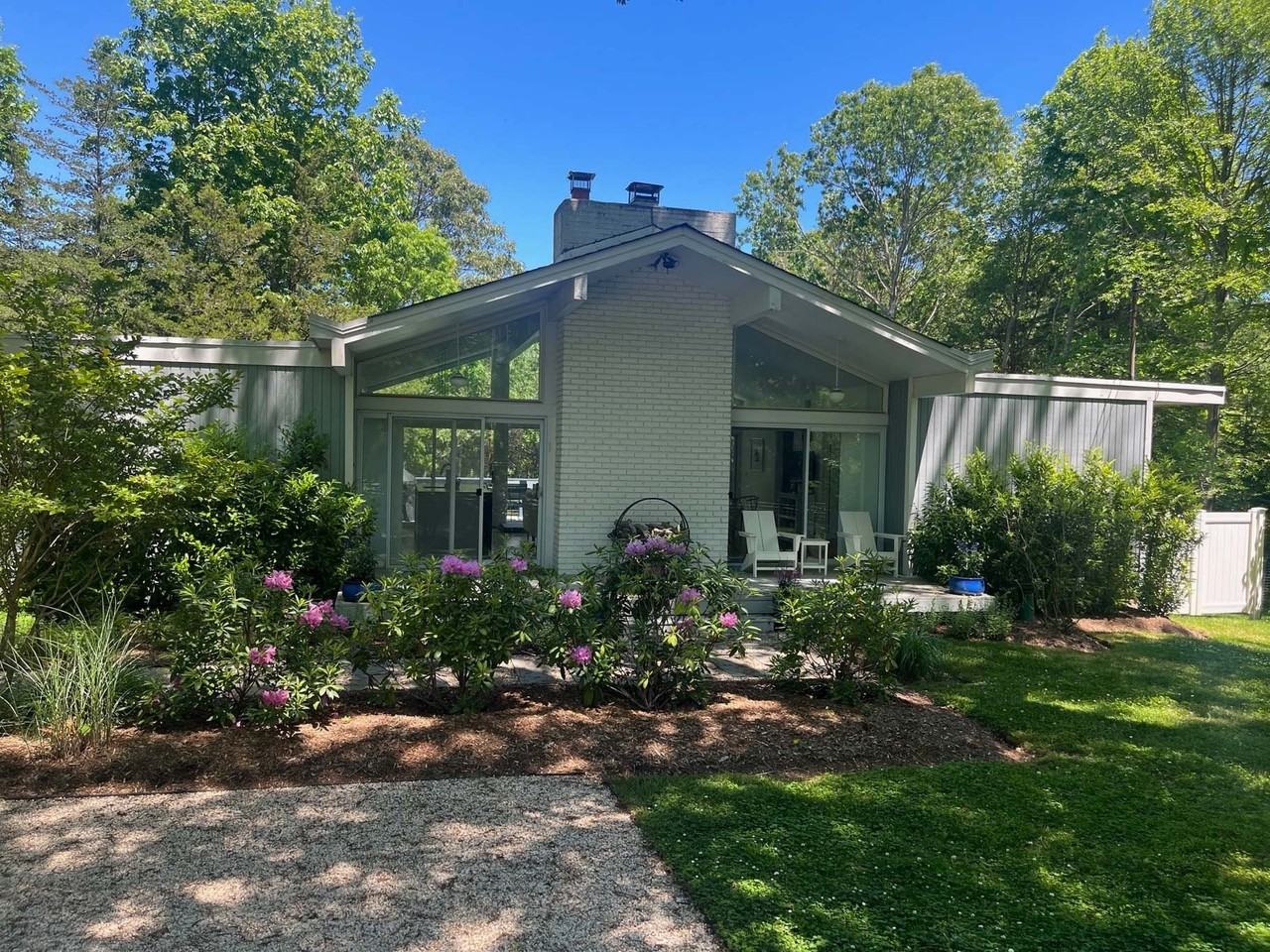 68 Springy Banks Rd - Photo 2 of 22