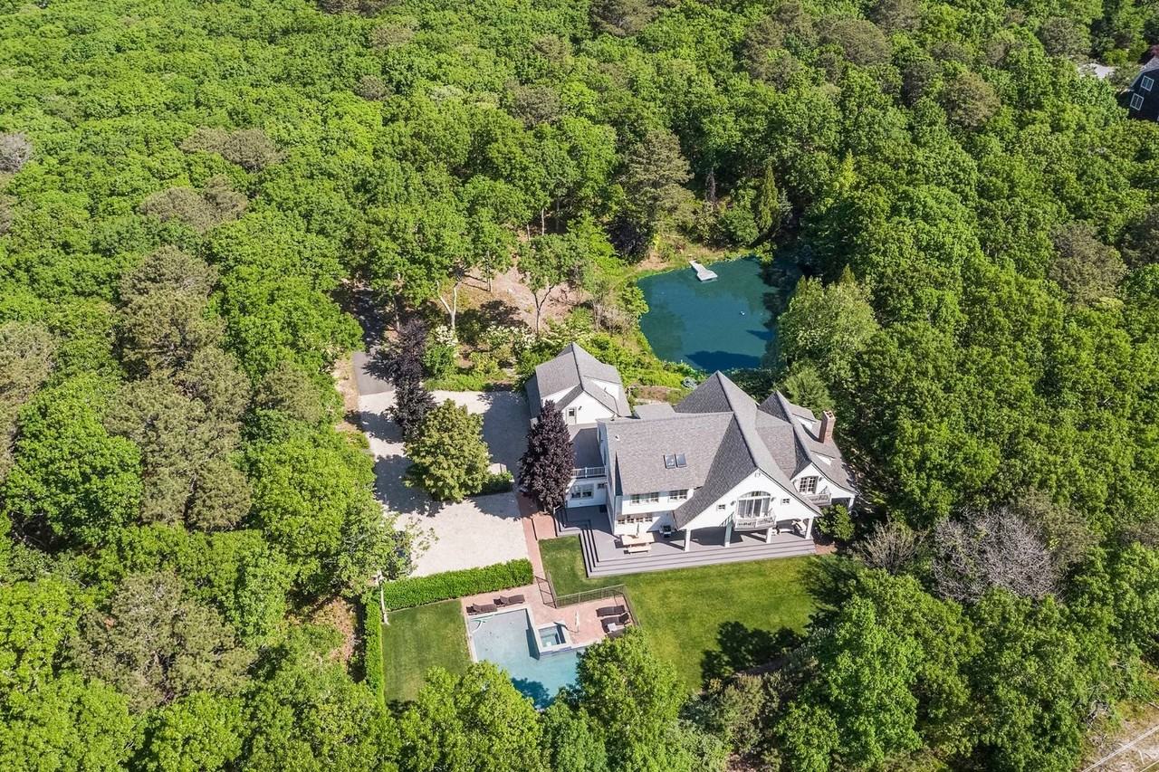 861 Old Sag Harbor Rd - Photo 4 of 26