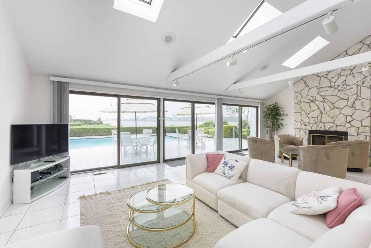 14 Canal Way - Photo 4 of 19