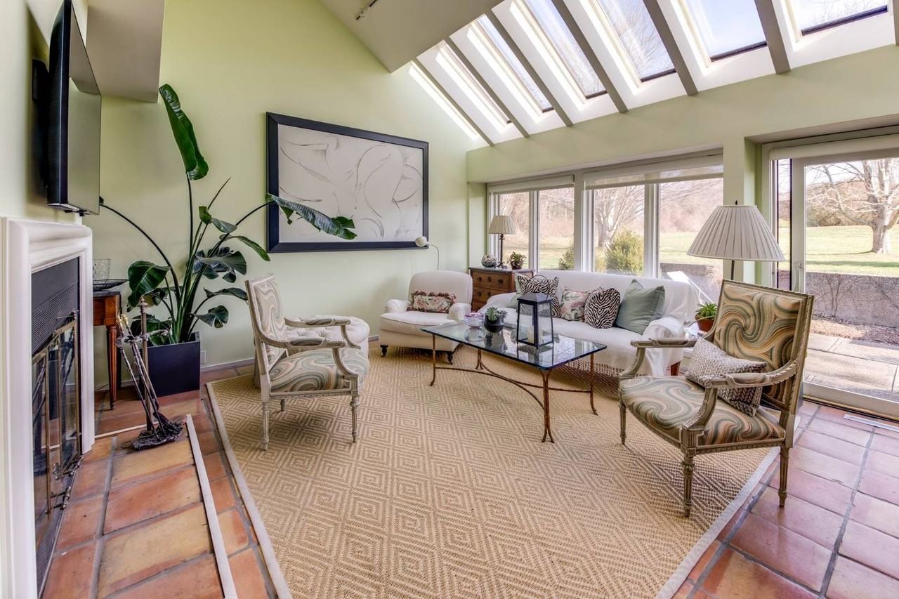 12 Bridlerun Ct - Photo 2 of 18