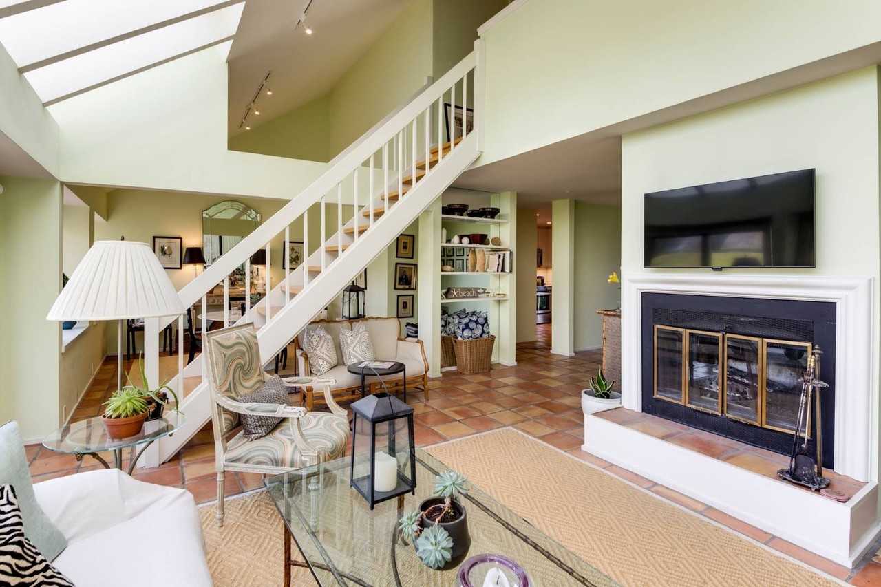 12 Bridlerun Ct - Photo 5 of 18