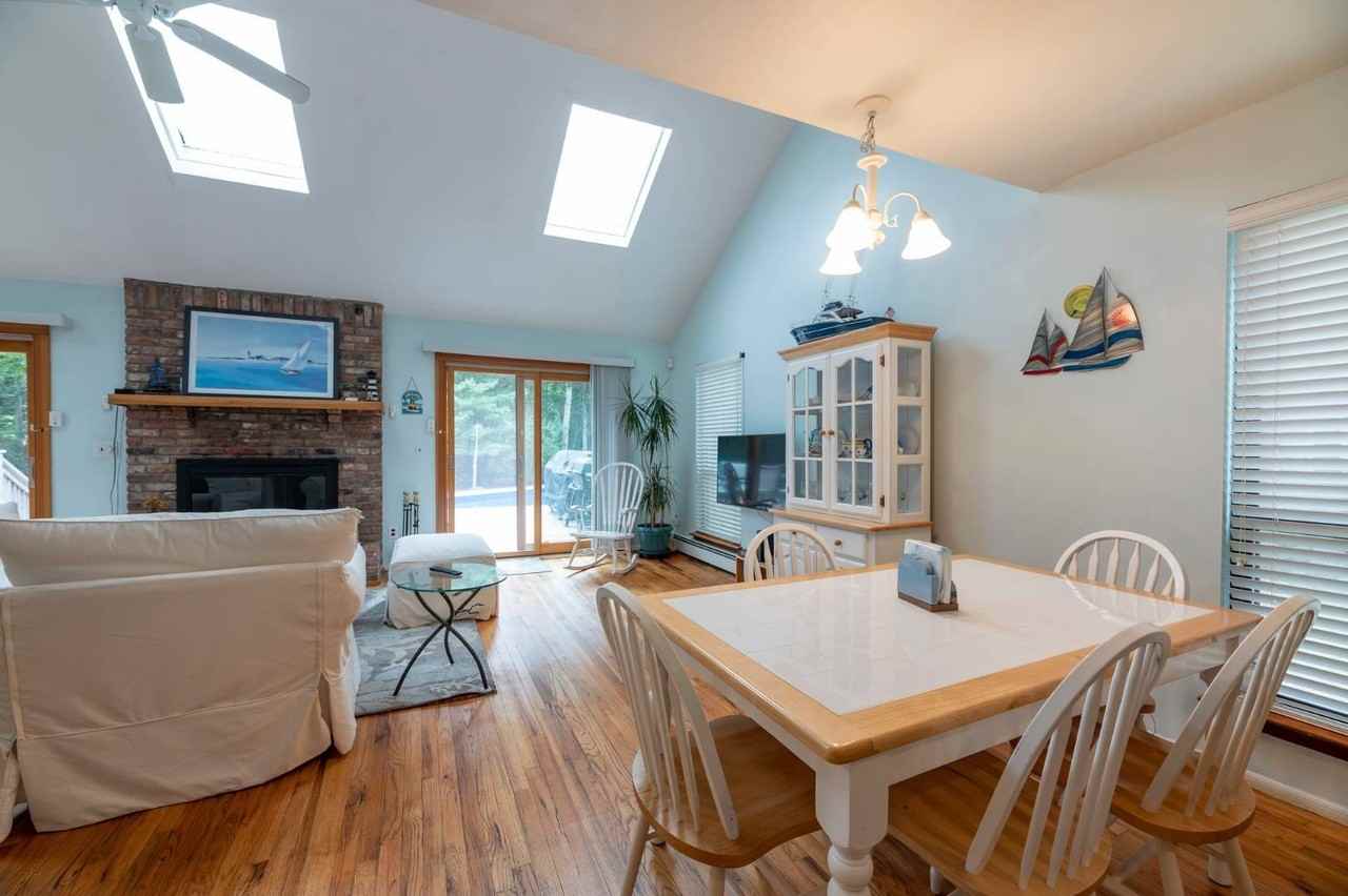 221 Norfolk Dr - Photo 4 of 16