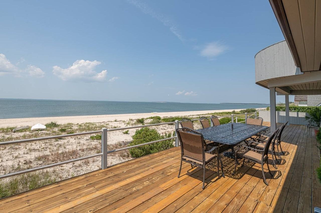 105 Cold Spring Point Rd - Photo 4 of 23
