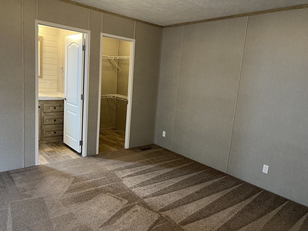 2101 Sw 38th St #84 - Photo 4 of 10