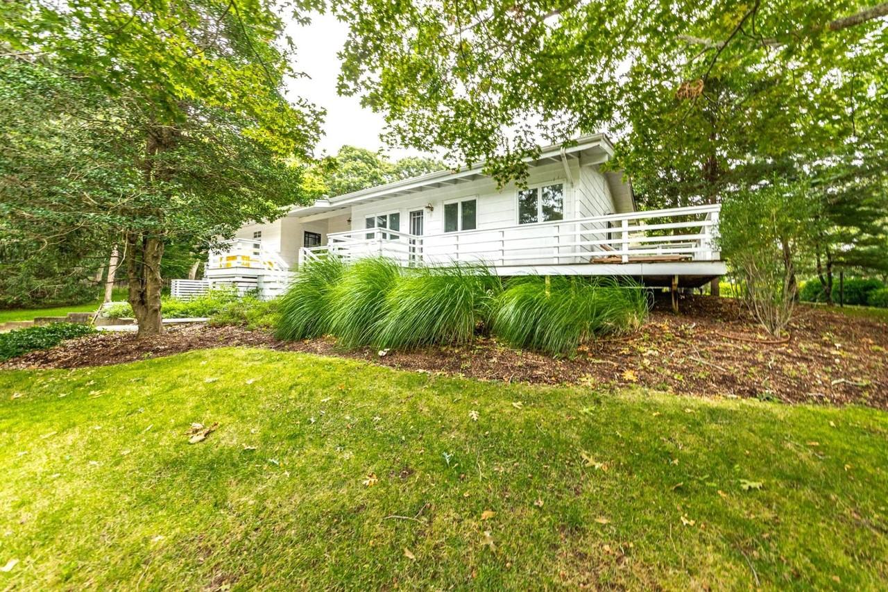 64 Winding Way - Photo 2 of 19