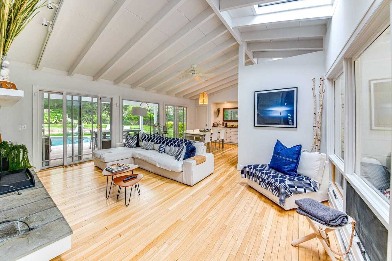 64 Winding Way - Photo 3 of 19