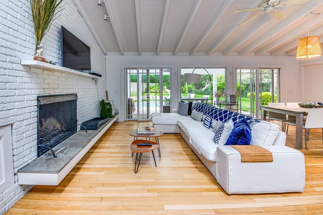 64 Winding Way - Photo 4 of 19