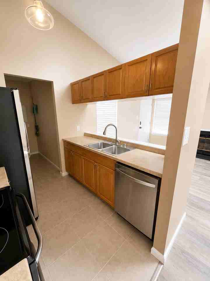 5630 Summit Arch - 202 #202 - Photo 6 of 9