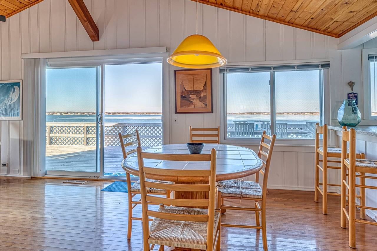 106 Harbor Rd - Photo 3 of 12