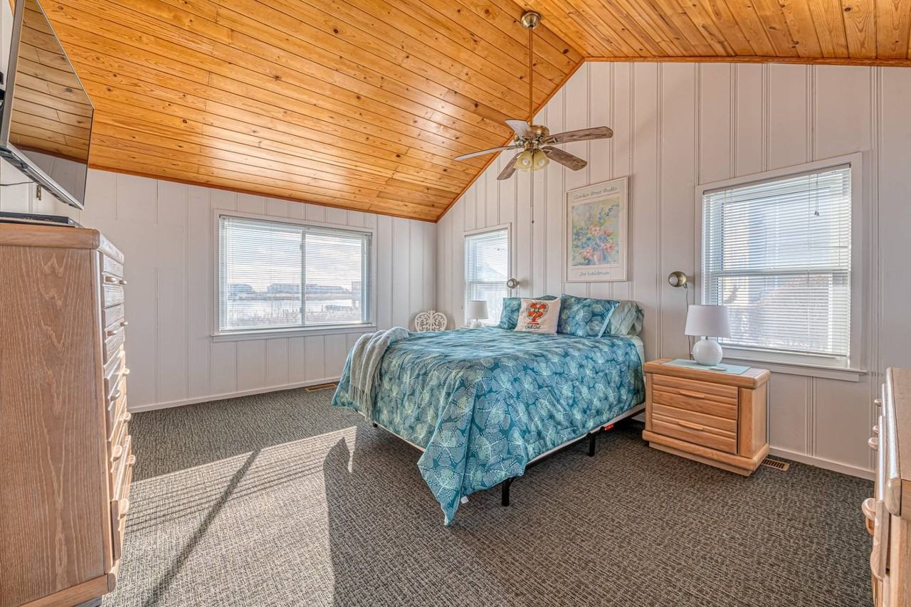 106 Harbor Rd - Photo 4 of 12