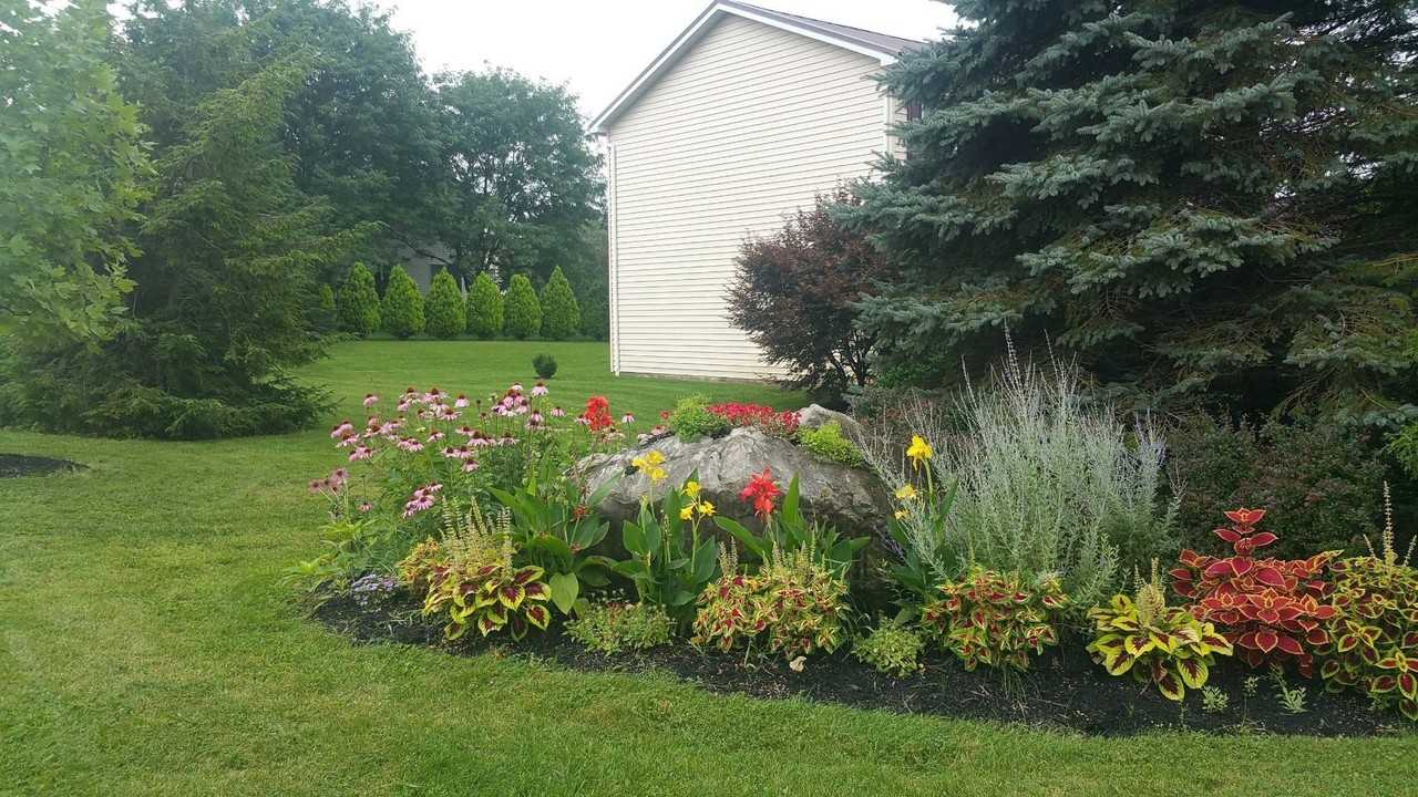 1330 Charles St - Photo 6 of 36